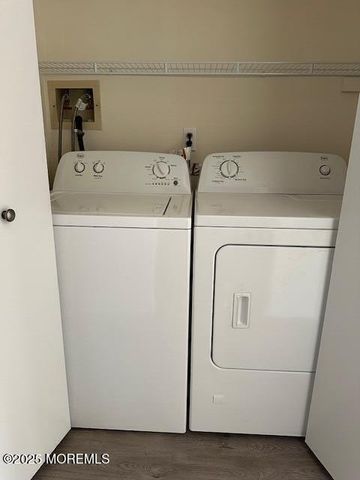 83 Des Moines Court, Tinton Falls, NJ 07712