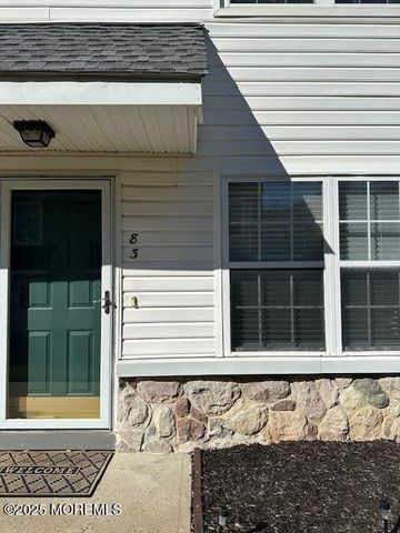 83 Des Moines Court, Tinton Falls, NJ 07712