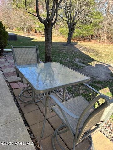 83 Des Moines Court, Tinton Falls, NJ 07712