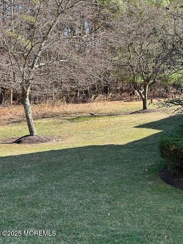 83 Des Moines Court, Tinton Falls, NJ 07712