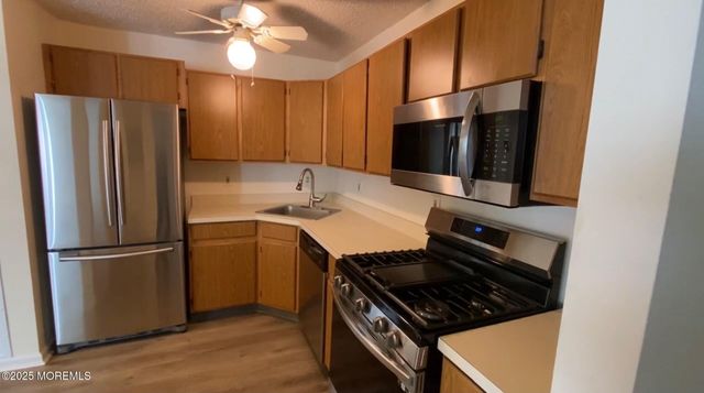 83 Des Moines Court, Tinton Falls, NJ 07712