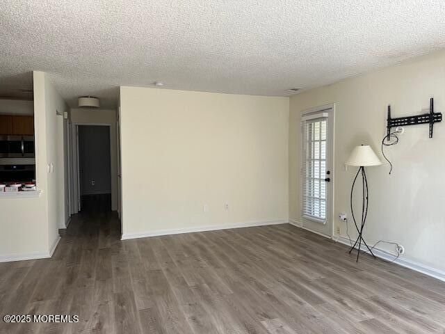 83 Des Moines Court, Tinton Falls, NJ 07712