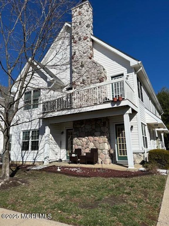 83 Des Moines Court, Tinton Falls, NJ 07712