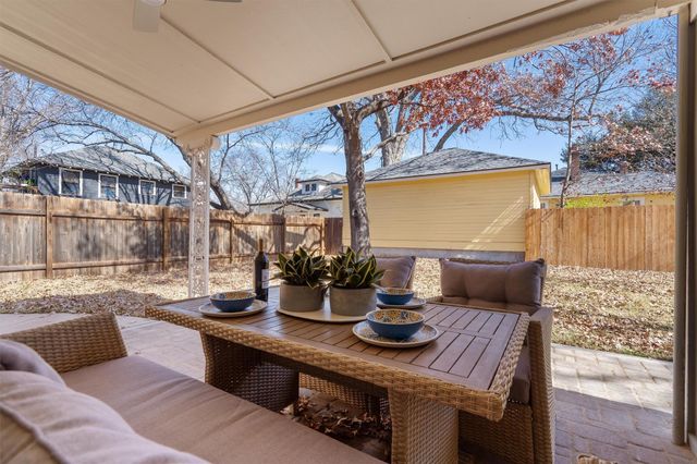 1605 S Austin Ave, Georgetown, TX 78626