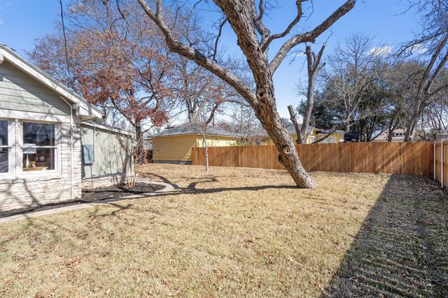 1605 S Austin Ave, Georgetown, TX 78626