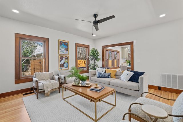 1605 S Austin Ave, Georgetown, TX 78626