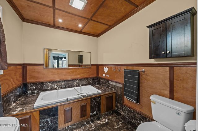 1607 Oakwood Avenue, New Bern, NC 28560