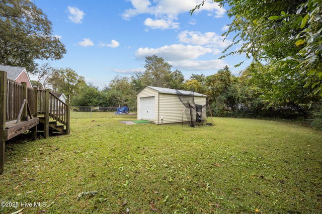 1607 Oakwood Avenue, New Bern, NC 28560