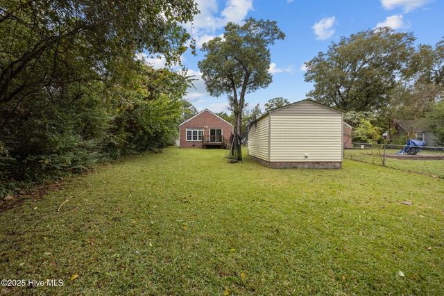 1607 Oakwood Avenue, New Bern, NC 28560