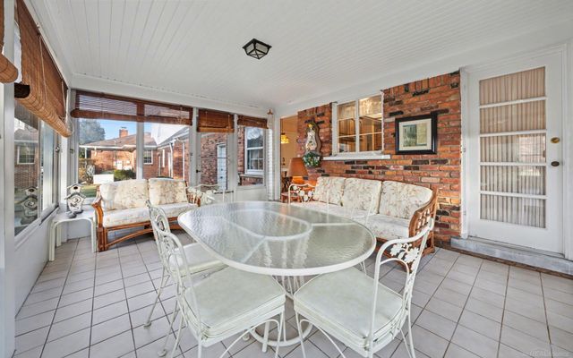 773 Hollywood Avenue, Grosse Pointe Woods, MI 48236