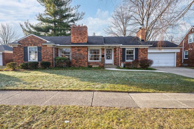 773 Hollywood Avenue, Grosse Pointe Woods, MI 48236