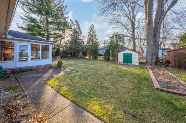 773 Hollywood Avenue, Grosse Pointe Woods, MI 48236