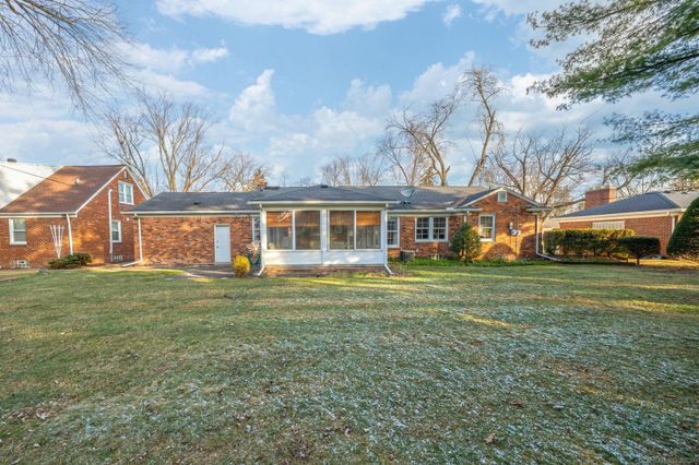 773 Hollywood Avenue, Grosse Pointe Woods, MI 48236