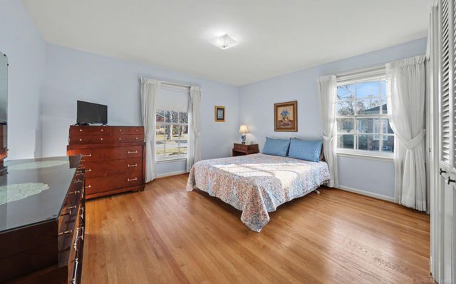 773 Hollywood Avenue, Grosse Pointe Woods, MI 48236