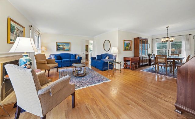 773 Hollywood Avenue, Grosse Pointe Woods, MI 48236