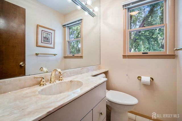 5 Sussex Road, East Brunswick, NJ 08816