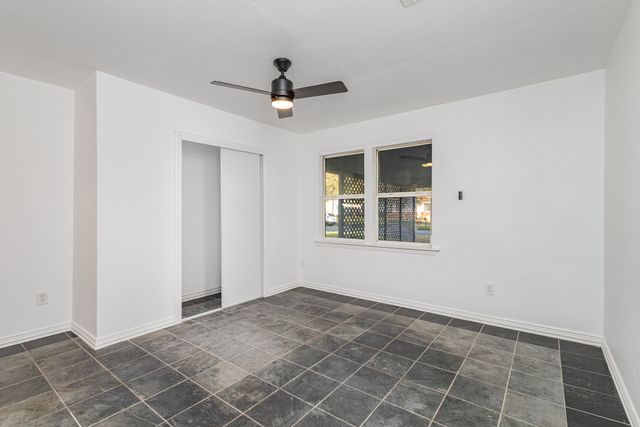 111 Leighton Drive, Terrell, TX 75160