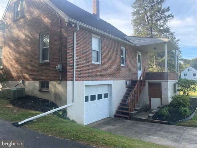 463 WHITE OAK LN, Leesport, PA 19533