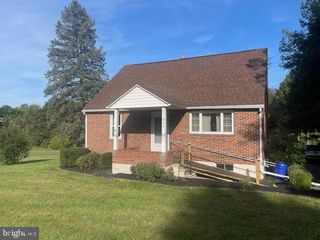 463 WHITE OAK LN, Leesport, PA 19533
