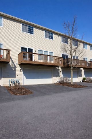 212 Willow Boulevard 212, Willow Springs, IL 60480