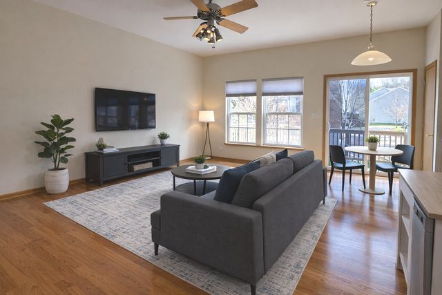 212 Willow Boulevard 212, Willow Springs, IL 60480