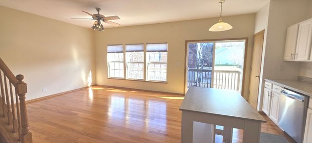 212 Willow Boulevard 212, Willow Springs, IL 60480