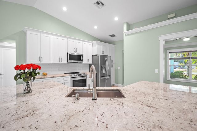 3013 SE Jefferson Street, Stuart, FL 34997