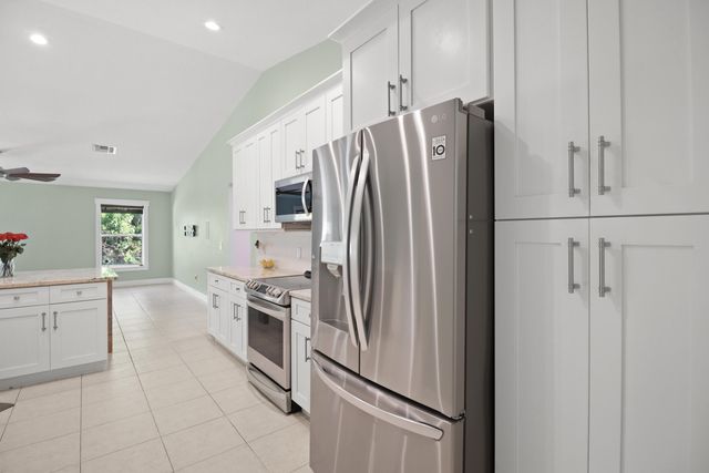 3013 SE Jefferson Street, Stuart, FL 34997