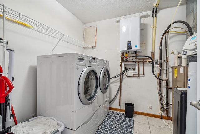 189 Stephans St, Tiffin, IA 52340