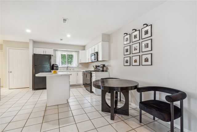 189 Stephans St, Tiffin, IA 52340