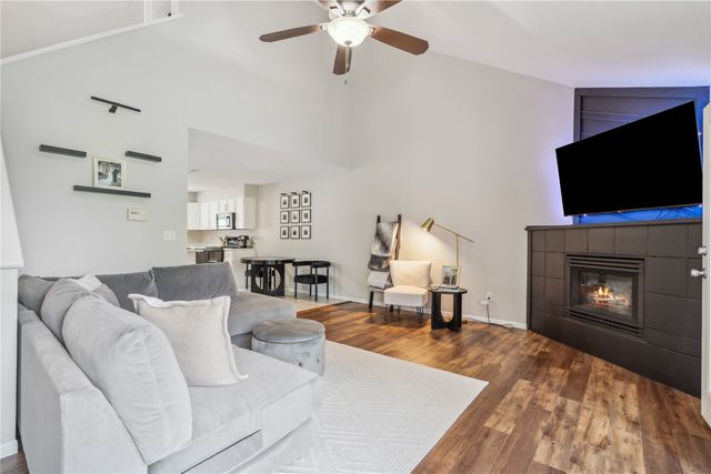 189 Stephans St, Tiffin, IA 52340