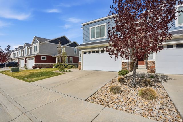 15134 S GALLANT DR, Bluffdale, UT 84065