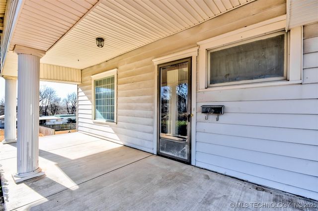 110 S Hickory Street, Nowata, OK 74048