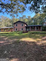 203 Woodland Drive, Calhoun, GA 30701