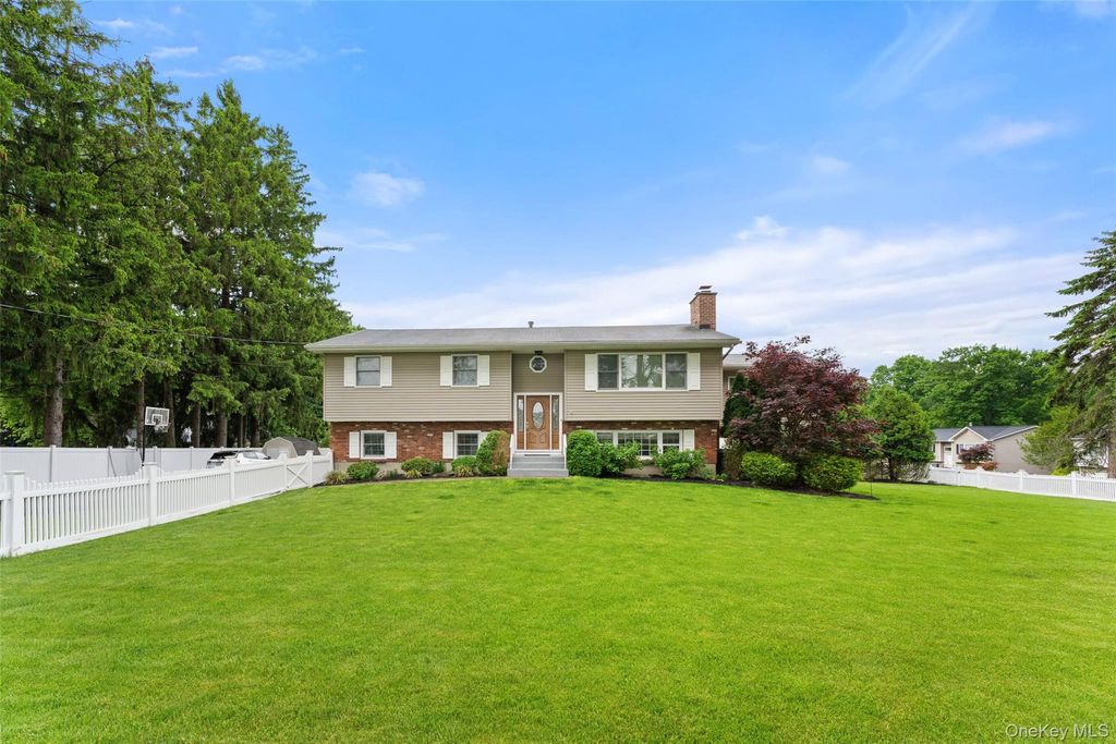 1 Sherwood Road, Congers, NY 10920 — photo 3