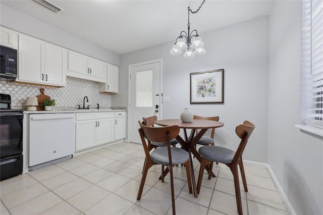 8434 NW 42ND CIRCLE, Gainesville, FL 32653
