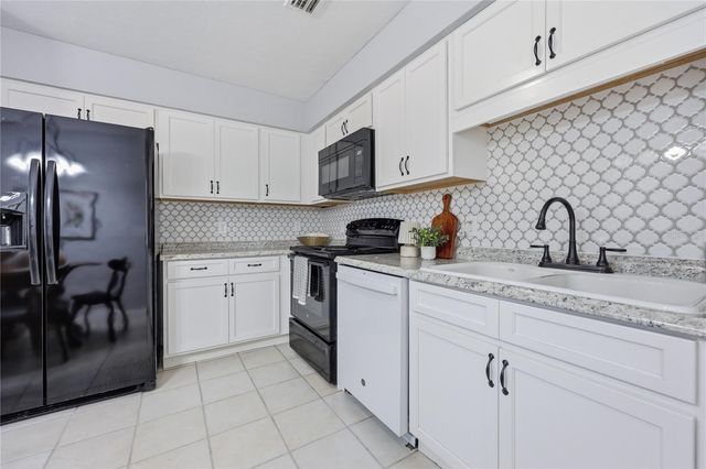 8434 NW 42ND CIRCLE, Gainesville, FL 32653