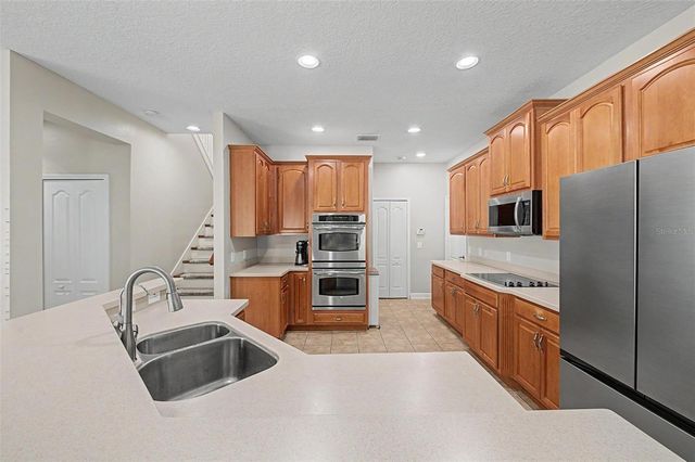 2535 CROSS MORE STREET, Valrico, FL 33594
