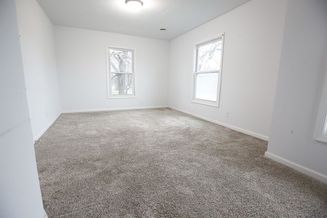 529 E McKenney Street, Dixon, IL 61021