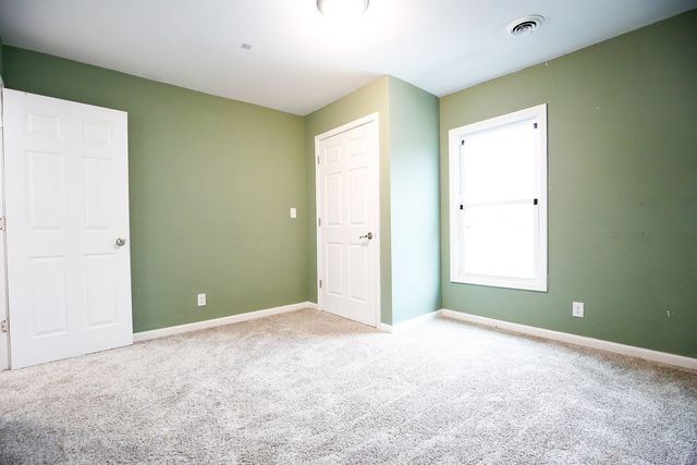 529 E McKenney Street, Dixon, IL 61021