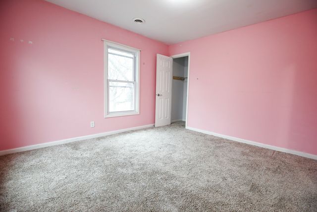 529 E McKenney Street, Dixon, IL 61021