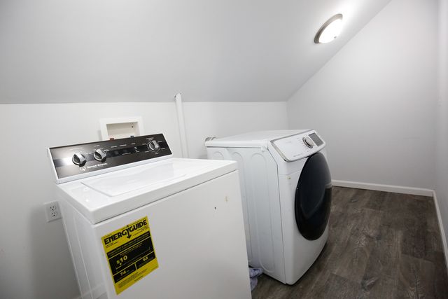 529 E McKenney Street, Dixon, IL 61021