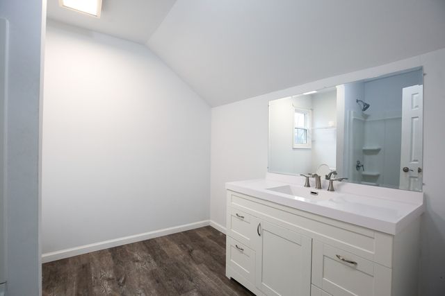 529 E McKenney Street, Dixon, IL 61021