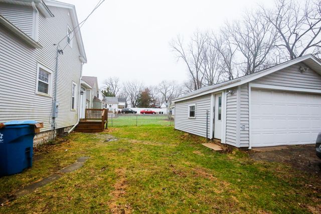 529 E McKenney Street, Dixon, IL 61021