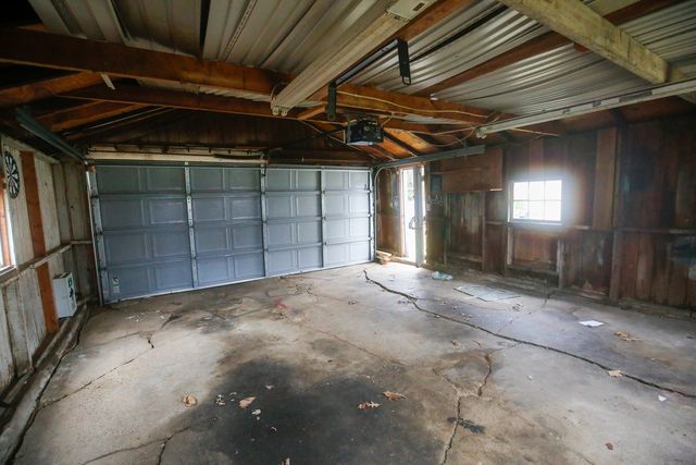 529 E McKenney Street, Dixon, IL 61021