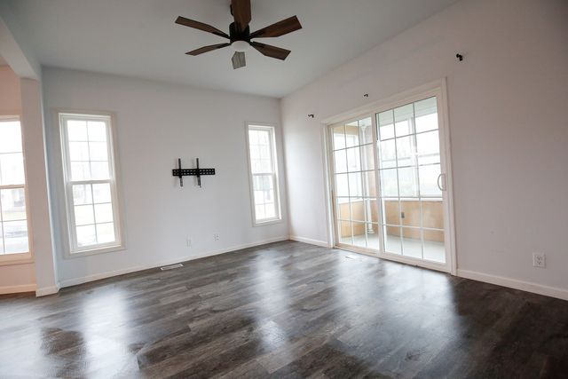 529 E McKenney Street, Dixon, IL 61021