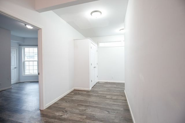 529 E McKenney Street, Dixon, IL 61021