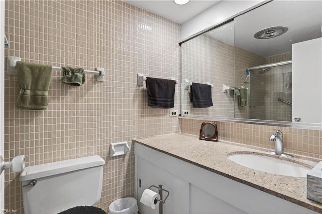 7320 Glenroie Ave Apt 3E, Norfolk, VA 23505