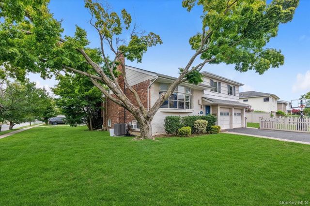 964 Cranford Avenue, North Woodmere, NY 11581