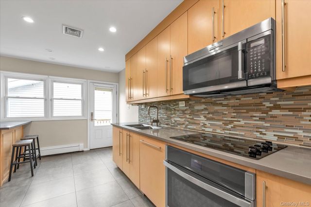 964 Cranford Avenue, North Woodmere, NY 11581